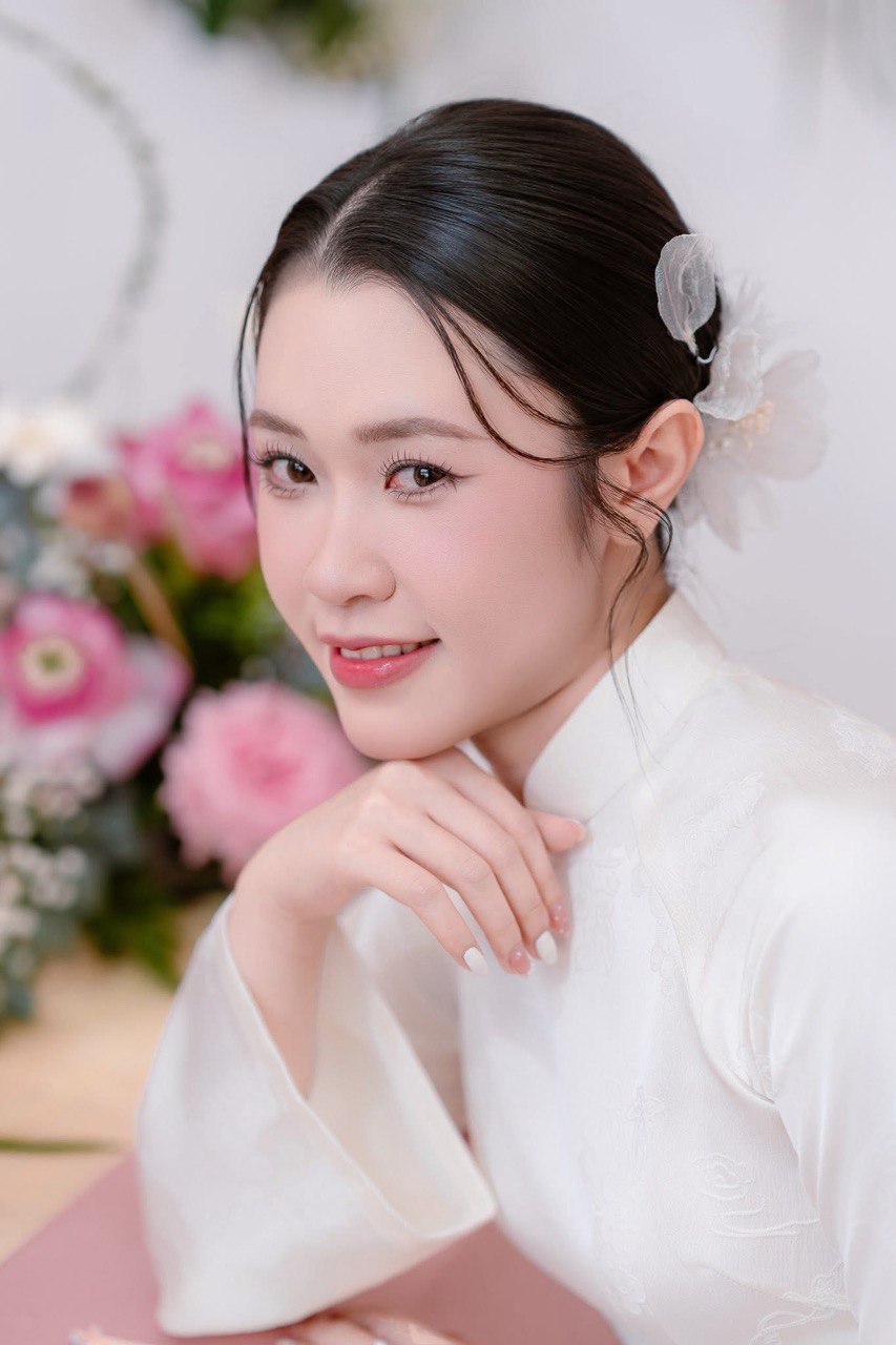 Cô dâu - Trần Lê Khánh Hồng